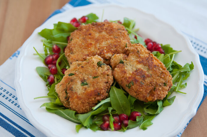 Kaspressknödel auf Salat | © A_Lein Kaspressknödel auf Salat | © A_Lein