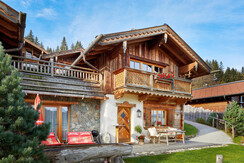 front-view-chalet