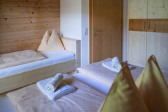 App-10-3-Bett-Zimmer