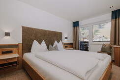 Double Room Basic (1-2 Pers.) Double Room Basic (1-2 Pers.)