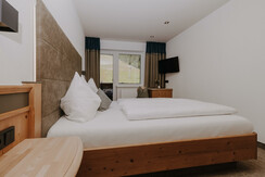 Double Room Basic (1-2 Pers.) Double Room Basic (1-2 Pers.)