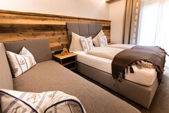 Dreibettzimmer mit Balkon (2)