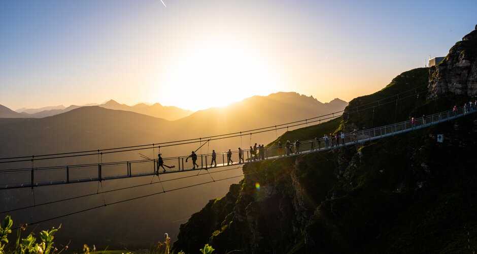 Hängebrücke zum Sonneuntergang | © Gasteiner Bergbahnen AG