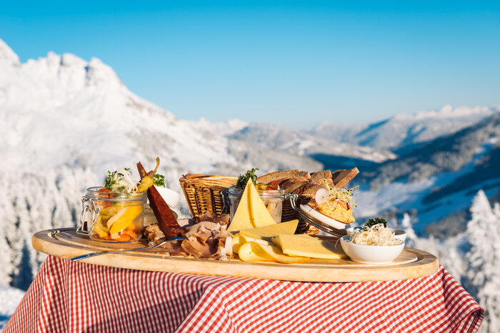 The highest farmer's market of the alps in Ski amadé. The highest farmer's market of the alps in Ski amadé.