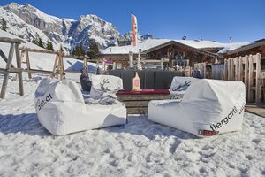  | #### COPYRIGHT ####Die Fotos dürfen ausschließlich für Marketingmaßnahmen für die Tiergartenalm / Familie Riedlsperger (Mühlbach am Hochkönig), verwendet werden. Jegliche Nutzung Dritter ist mit dem Bildautor Wolfgang Garger (www.garger.at) gesondert zu vereinbaren.###################Es gelten die Allgemeinen Geschäftsbedingungen für Fotografen bzw. Werbeagenturen in Österreich (nachzulesen unter www.garger.at). Weiters gilt das österreichische Urheberrecht! Verwendung und Veröffentlichung von Fotomaterial ohne Copyright-Hinweis (© Wolfgang Garger - www.garger.at) ist nicht gestattet. Die Weitergabe von Bildern an Dritte sowie jede Veröffentlichung bedarf einer schriftlichen Genehmigung durch die Fa. Garger. Auch die Verwendung von graphischen Entwürfen, Layouts und Texten (auch nur Auszugsweise) bedürfen einer schriftlichen Genehmigung durch die Fa. Garger. Urheberrechtsverletzungen werden ausnahmslos eingeklagt!-------------------------------------------------GARGER – foto, media, marketing-------------------------------------------------Wolfgang GargerSaalhofstraße 2A-5751 MaishofenAustriaATU43621103+43 6542 53044office@garger.atwww.garger.at--------------------------------------------------CAAA - Certified Austrian Advertising AgencyFotografenmeisterbetrieb, QAP