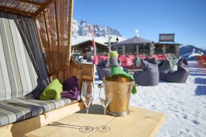  | #### COPYRIGHT ####Die Fotos dürfen ausschließlich für Marketingmaßnahmen für die Tiergartenalm / Familie Riedlsperger (Mühlbach am Hochkönig), verwendet werden. Jegliche Nutzung Dritter ist mit dem Bildautor Wolfgang Garger (www.garger.at) gesondert zu vereinbaren.###################Es gelten die Allgemeinen Geschäftsbedingungen für Fotografen bzw. Werbeagenturen in Österreich (nachzulesen unter www.garger.at). Weiters gilt das österreichische Urheberrecht! Verwendung und Veröffentlichung von Fotomaterial ohne Copyright-Hinweis (© Wolfgang Garger - www.garger.at) ist nicht gestattet. Die Weitergabe von Bildern an Dritte sowie jede Veröffentlichung bedarf einer schriftlichen Genehmigung durch die Fa. Garger. Auch die Verwendung von graphischen Entwürfen, Layouts und Texten (auch nur Auszugsweise) bedürfen einer schriftlichen Genehmigung durch die Fa. Garger. Urheberrechtsverletzungen werden ausnahmslos eingeklagt!-------------------------------------------------GARGER – foto, media, marketing-------------------------------------------------Wolfgang GargerSaalhofstraße 2A-5751 MaishofenAustriaATU43621103+43 6542 53044office@garger.atwww.garger.at--------------------------------------------------CAAA - Certified Austrian Advertising AgencyFotografenmeisterbetrieb, QAP